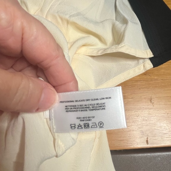 NWT PROENZA SCHOULER-Bicolor Draped Crepe Top In Ercu and Black. Size 8 - Picture 7 of 8